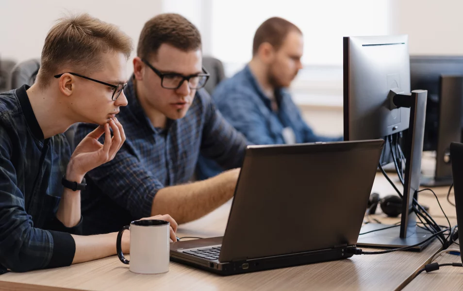 Práca v oblasti testingu a consultingu Práca v oblasti testingu a consultingu