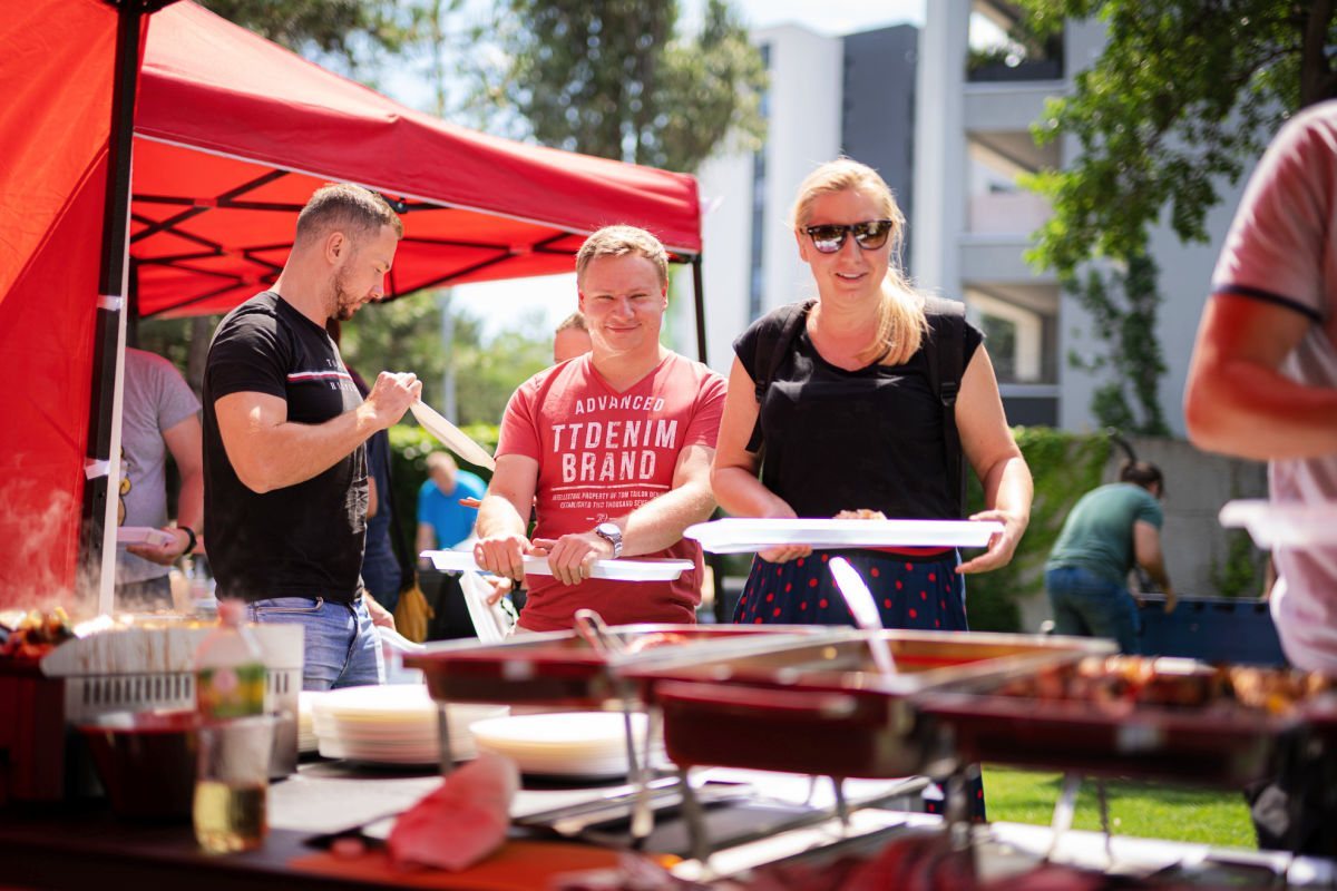 BBQ obed v bratislavskej pobočke