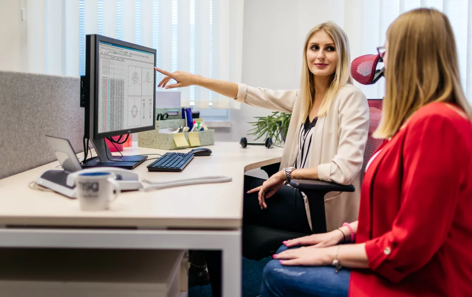 Výhody databáz a databázové systémy Výhody databáz a databázové systémy