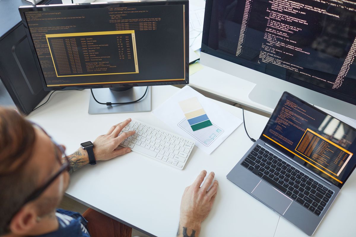 Nové verzie pre programovanie Java SE LTS – msg life Slovakia Java programátor pracuje v Java SE LTS pre vývojárov na počítači