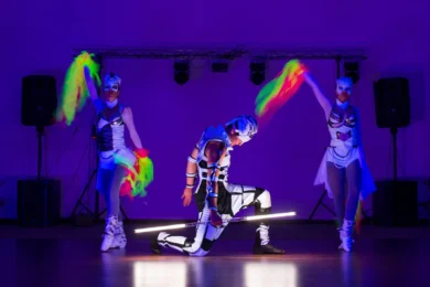 Program pre zamestnancov na večierku